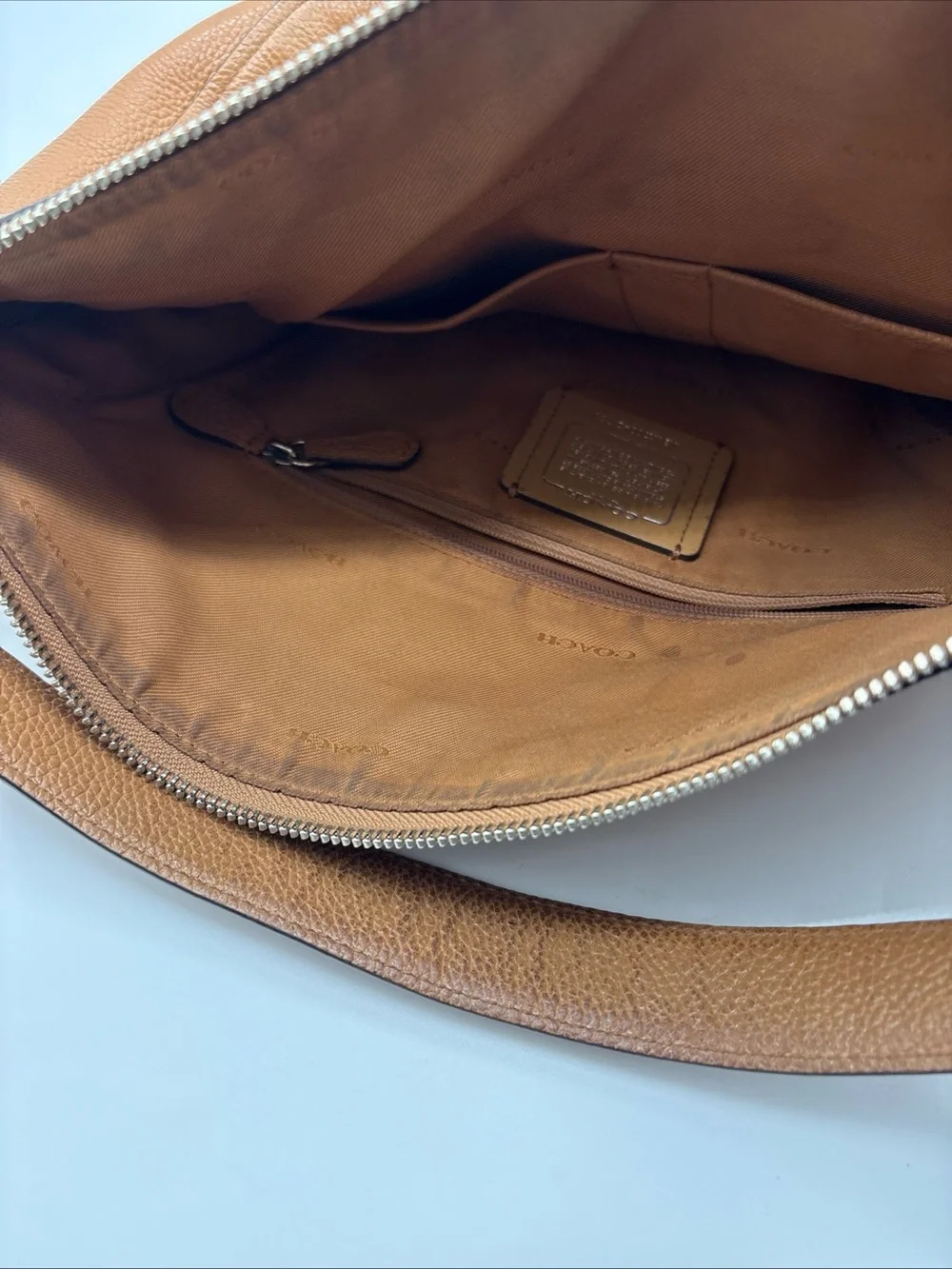 Coach Turnlock Hobo Tan Leather Shoulder Bag with Turn-Lock Closure